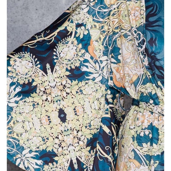 Blackmilk Mucha Black Swan Kimono - Picture 3 of 6